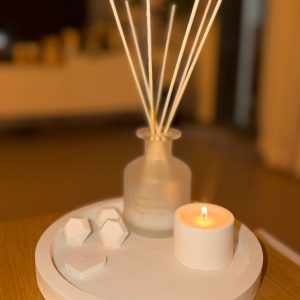 מגש עם נר וריחן